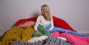 Cobertores de malha Cobertores de tricô em uma máquina de tricô
